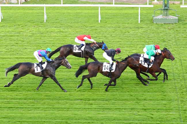 Photo d'arrivée de la course pmu PRIX BUBBLES à SAINT-CLOUD le Jeudi 10 octobre 2019