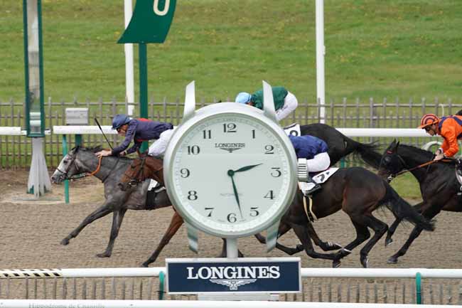 Photo d'arrivée de la course pmu PRIX DE LA MONTIGNETTE à CHANTILLY le Vendredi 11 octobre 2019