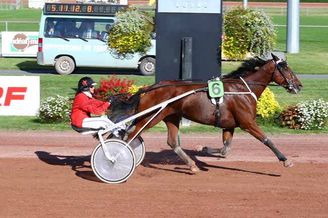 Photo d'arrivée de la course pmu PRIX DU BAR-PMU LE GALOP'IN à FEURS le Mercredi 16 octobre 2019