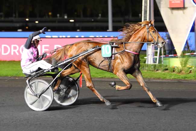 Photo d'arrivée de la course pmu PRIX ALGINA à PARIS-VINCENNES le Vendredi 18 octobre 2019