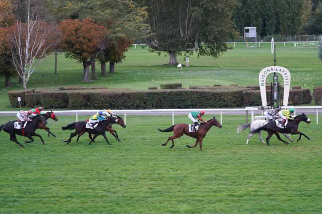 Photo d'arrivée de la course pmu PRIX DE L'AVENUE DE LA FONTAINE à MAISONS-LAFFITTE le Vendredi 18 octobre 2019