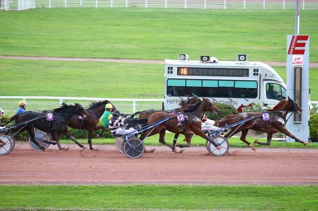Photo d'arrivée de la course pmu PRIX DE SAINT-AMAND-LES-EAUX à ENGHIEN le Lundi 21 octobre 2019