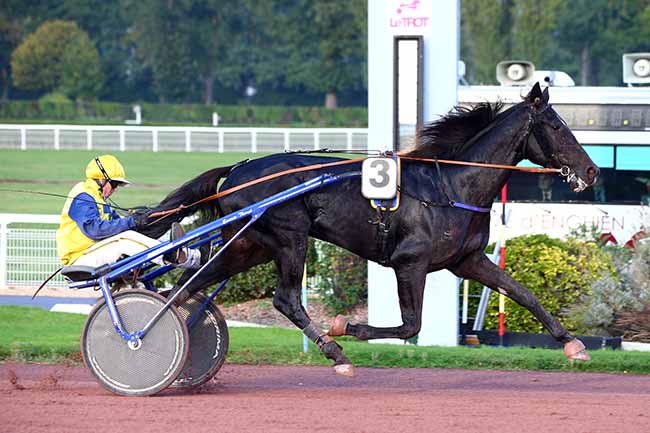 Photo d'arrivée de la course pmu PRIX DE SEVRAN à ENGHIEN le Mercredi 23 octobre 2019