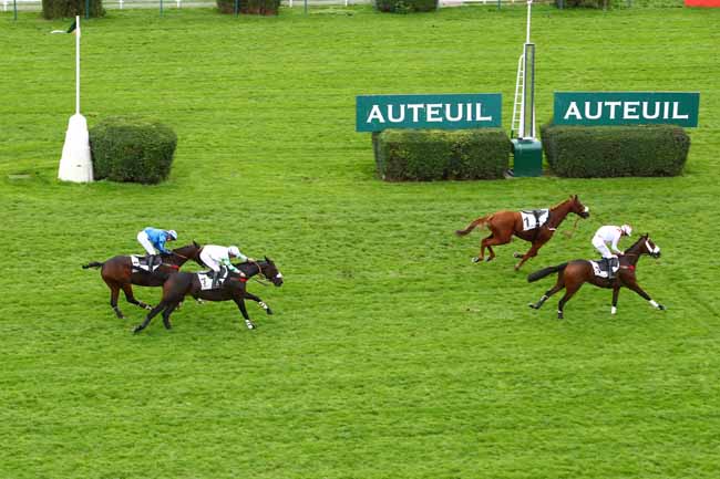 Photo d'arrivée de la course pmu PRIX MONCOURT à AUTEUIL le Jeudi 24 octobre 2019