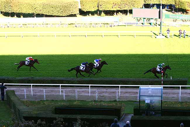 Photo d'arrivée de la course pmu CRITERIUM DE SAINT-CLOUD à SAINT-CLOUD le Samedi 26 octobre 2019