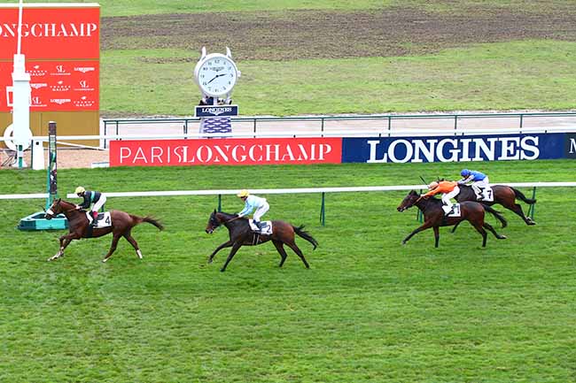 Photo d'arrivée de la course pmu PRIX DU PONT DE SULLY à LONGCHAMP le Dimanche 27 octobre 2019