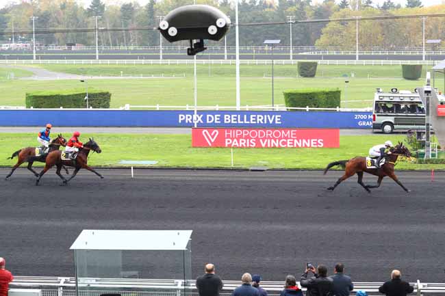 Photo d'arrivée de la course pmu PRIX DE BELLERIVE à PARIS-VINCENNES le Mercredi 30 octobre 2019
