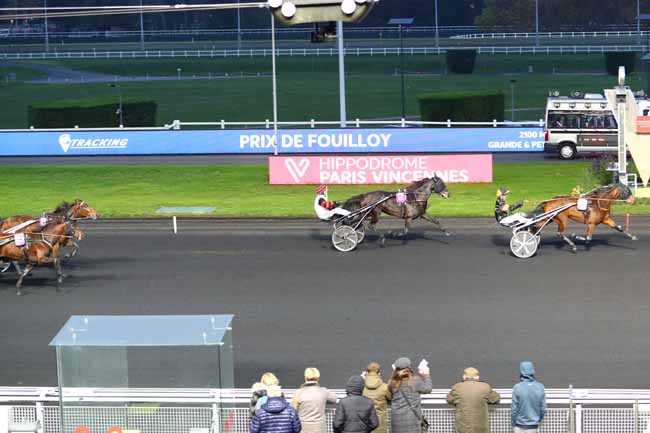 Photo d'arrivée de la course pmu PRIX DE FOUILLOY à PARIS-VINCENNES le Mercredi 30 octobre 2019