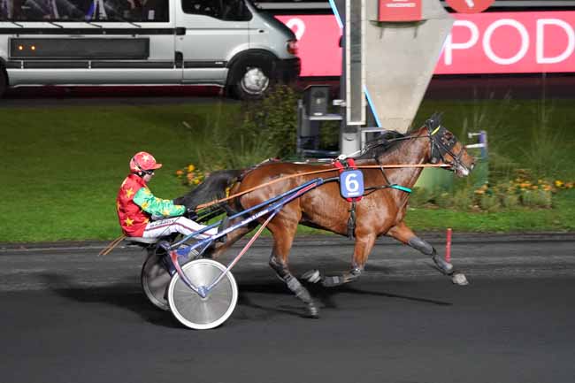 Photo d'arrivée de la course pmu PRIX DE RICHELIEU à PARIS-VINCENNES le Jeudi 7 novembre 2019