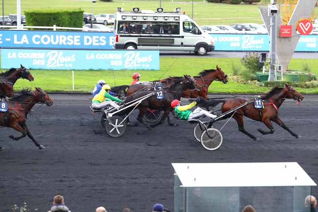 Photo d'arrivée de la course pmu GRAND PRIX DE BRETAGNE à PARIS-VINCENNES le Dimanche 17 novembre 2019