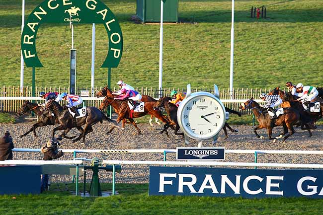 Photo d'arrivée de la course pmu PRIX DU MANEGE à CHANTILLY le Mardi 19 novembre 2019