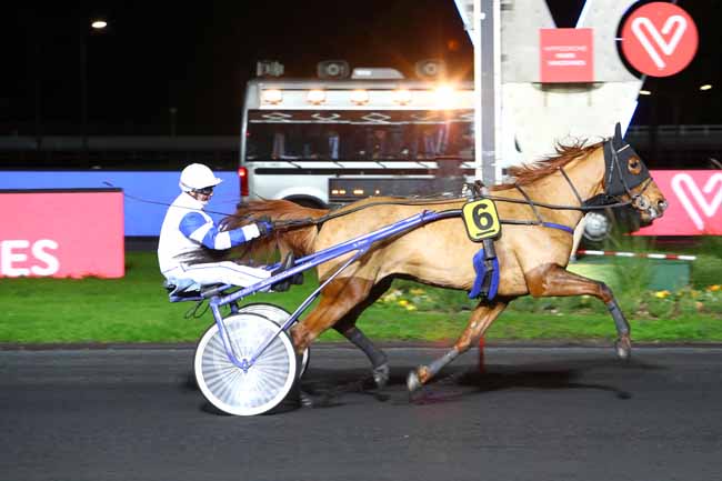 Photo d'arrivée de la course pmu PRIX EURYNOME à PARIS-VINCENNES le Vendredi 22 novembre 2019