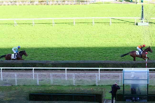 Photo d'arrivée de la course pmu PRIX DE SAINT-JEAN-LIGOURE à SAINT-CLOUD le Vendredi 22 novembre 2019