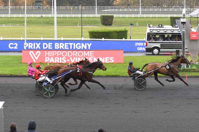 Photo d'arrivée de la course pmu PRIX DE BRETIGNY à PARIS-VINCENNES le Mercredi 27 novembre 2019