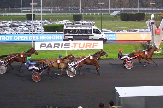 Photo d'arrivée de la course pmu LETROT OPEN DES REGIONS - 3 ANS à PARIS-VINCENNES le Dimanche 1 décembre 2019