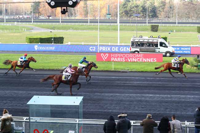 Photo d'arrivée de la course pmu PRIX DE GENSAC à PARIS-VINCENNES le Lundi 2 décembre 2019