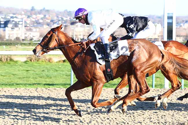 Photo d'arrivée de la course pmu PRIX DE CUIGNY à DEAUVILLE le Lundi 2 décembre 2019