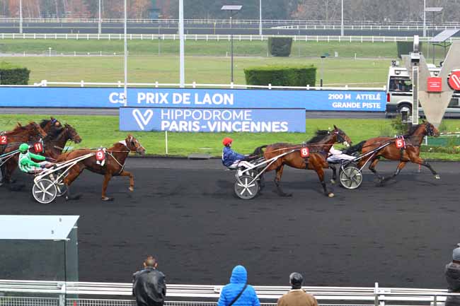 Photo d'arrivée de la course pmu PRIX DE LAON à PARIS-VINCENNES le Mardi 3 décembre 2019