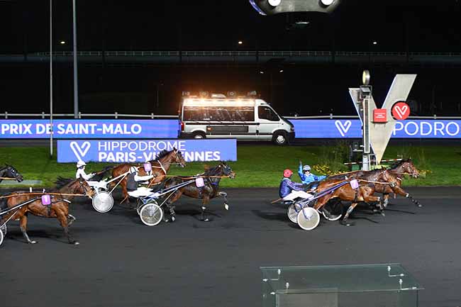 Photo d'arrivée de la course pmu PRIX DE SAINT-MALO à PARIS-VINCENNES le Mercredi 4 décembre 2019