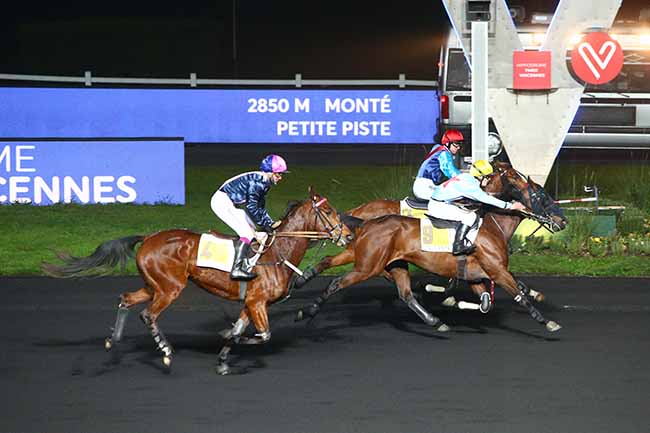 Photo d'arrivée de la course pmu PRIX DU BERRY à PARIS-VINCENNES le Jeudi 5 décembre 2019