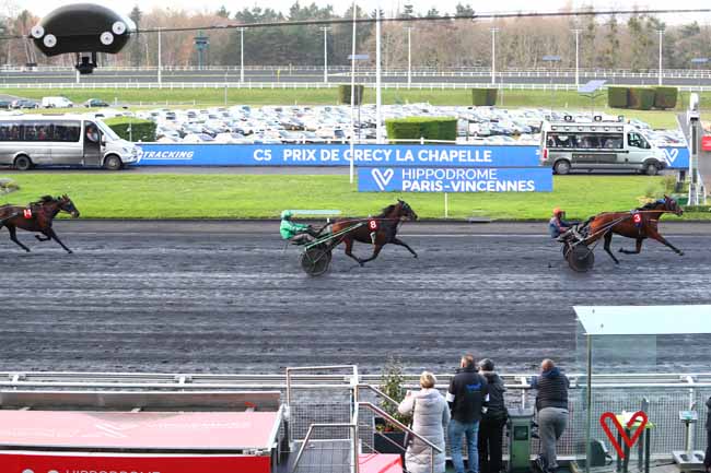 Photo d'arrivée de la course pmu PRIX DE CRECY-LA-CHAPELLE à PARIS-VINCENNES le Dimanche 8 décembre 2019