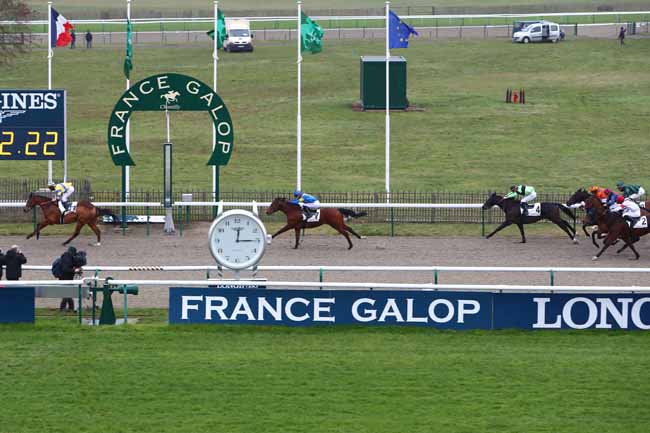 Photo d'arrivée de la course pmu PRIX DE LA PISTE DES VIEILLES GARENNES à CHANTILLY le Jeudi 12 décembre 2019