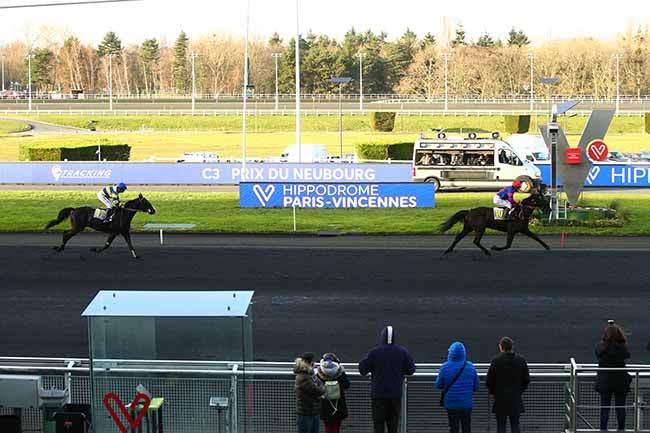 Photo d'arrivée de la course pmu PRIX DU NEUBOURG à PARIS-VINCENNES le Vendredi 13 décembre 2019