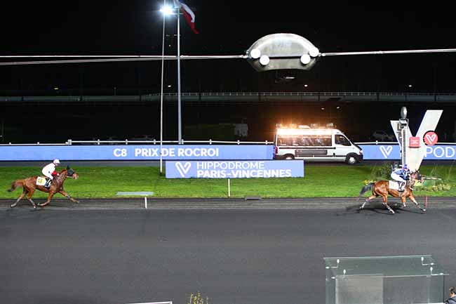 Photo d'arrivée de la course pmu PRIX DE ROCROI à PARIS-VINCENNES le Vendredi 13 décembre 2019