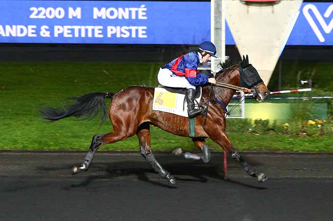 Photo d'arrivée de la course pmu PRIX DE GRAMAT à PARIS-VINCENNES le Samedi 14 décembre 2019