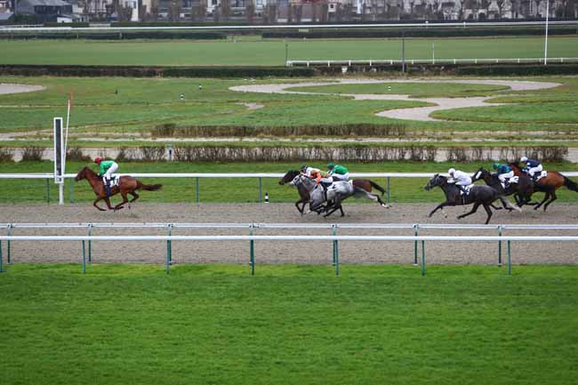 Photo d'arrivée de la course pmu PRIX VODKATO à DEAUVILLE le Lundi 16 décembre 2019