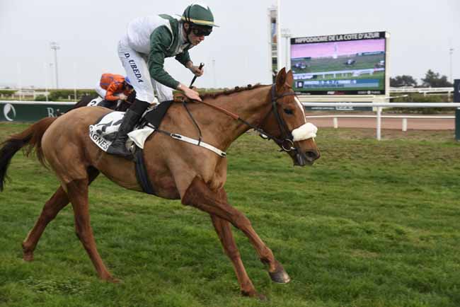 Photo d'arrivée de la course pmu PRIX FRACAFIGURA HAS à CAGNES-SUR-MER le Mardi 17 décembre 2019