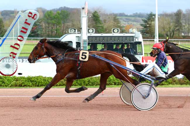 Photo d'arrivée de la course pmu PRIX DES SAPONAIRES à CABOURG le Jeudi 19 décembre 2019