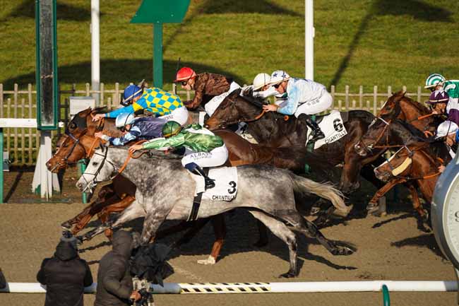 Photo d'arrivée de la course pmu PRIX MY SWALLOW à CHANTILLY le Lundi 23 décembre 2019