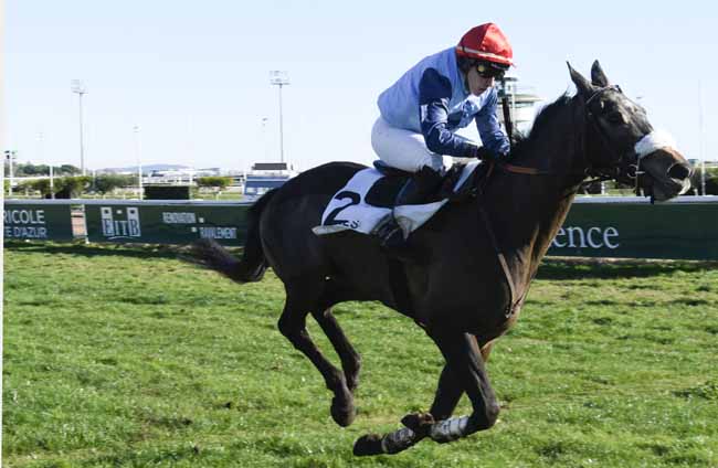 Photo d'arrivée de la course pmu PRIX CYBORG à CAGNES-SUR-MER le Mardi 24 décembre 2019