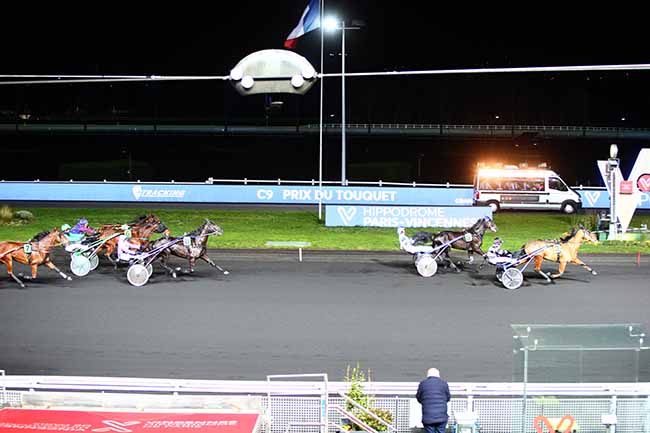 Photo d'arrivée de la course pmu PRIX DU TOUQUET à PARIS-VINCENNES le Samedi 28 décembre 2019