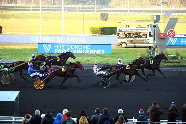Photo d'arrivée de la course pmu PRIX DE JUSSAC à PARIS-VINCENNES le Mardi 31 décembre 2019