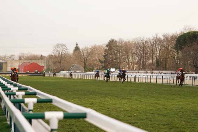 Photo d'arrivée de la course pmu PRIX DE GUETHARY à PAU le Jeudi 2 janvier 2020
