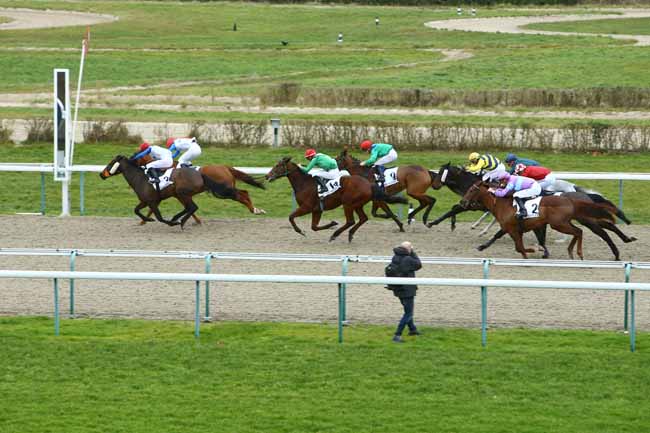 Photo d'arrivée de la course pmu PRIX DE L'ESQUE à DEAUVILLE le Vendredi 3 janvier 2020