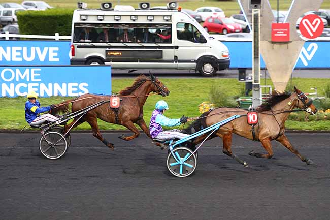 Photo d'arrivée de la course pmu PRIX DE TONNAC-VILLENEUVE à PARIS-VINCENNES le Dimanche 5 janvier 2020
