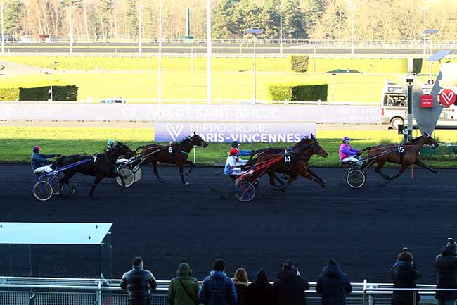 Photo d'arrivée de la course pmu PRIX DE SAINT-BRIEUC à PARIS-VINCENNES le Lundi 6 janvier 2020