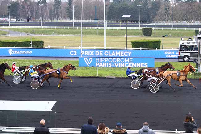 Photo d'arrivée de la course pmu PRIX DE CLAMECY à PARIS-VINCENNES le Mardi 7 janvier 2020