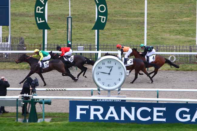 Photo d'arrivée de la course pmu PRIX DE CHASSELOUP à CHANTILLY le Mercredi 8 janvier 2020