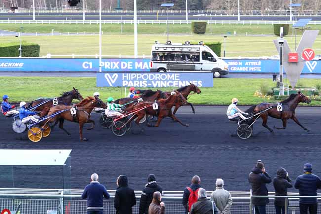 Photo d'arrivée de la course pmu PRIX DE MAURIAC à PARIS-VINCENNES le Vendredi 10 janvier 2020
