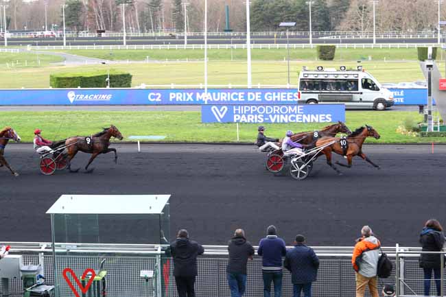 Photo d'arrivée de la course pmu PRIX MAURICE DE GHEEST à PARIS-VINCENNES le Samedi 11 janvier 2020