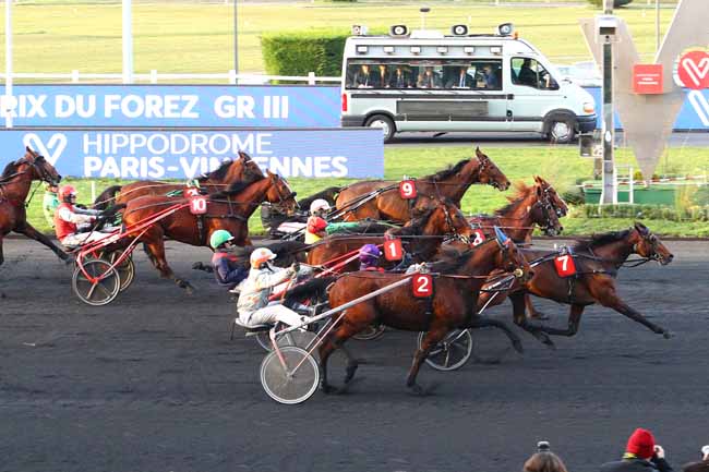 Photo d'arrivée de la course pmu PRIX DU FOREZ à PARIS-VINCENNES le Samedi 11 janvier 2020