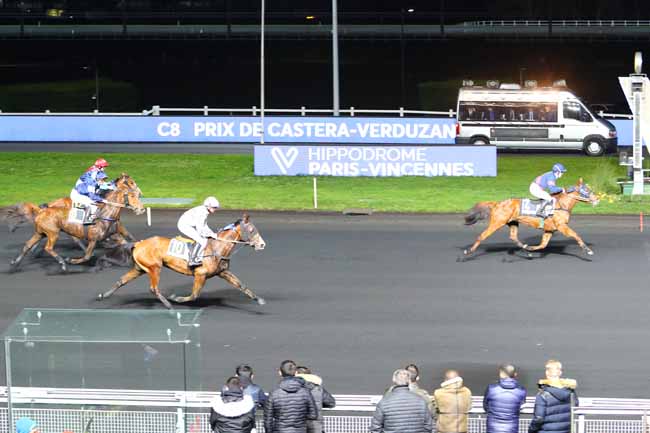 Photo d'arrivée de la course pmu PRIX DE CASTERA-VERDUZAN à PARIS-VINCENNES le Samedi 11 janvier 2020