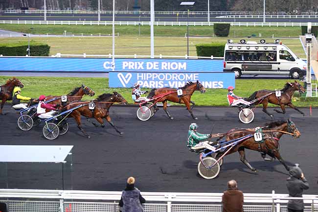 Photo d'arrivée de la course pmu PRIX DE RIOM à PARIS-VINCENNES le Lundi 13 janvier 2020