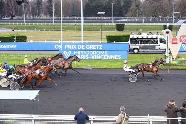 Photo d'arrivée de la course pmu PRIX DE GRETZ à PARIS-VINCENNES le Lundi 13 janvier 2020