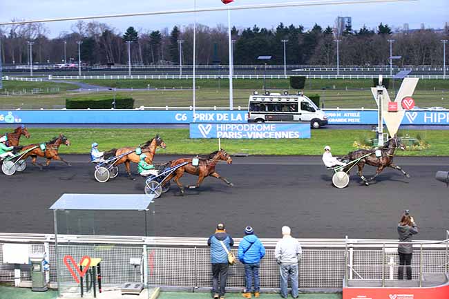 Photo d'arrivée de la course pmu PRIX DE LA BAULE à PARIS-VINCENNES le Lundi 13 janvier 2020