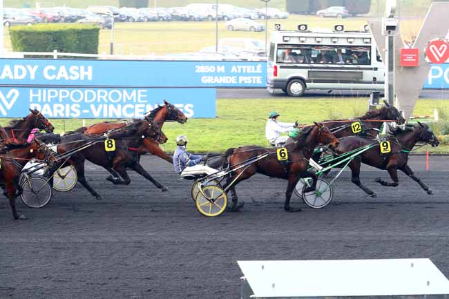 Photo d'arrivée de la course pmu PRIX READY CASH à PARIS-VINCENNES le Samedi 25 janvier 2020